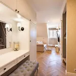 Appartamento Lovely In The Heart Of By Bookinghost Varsavia