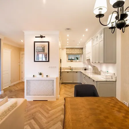 Apartament Lovely In The Heart Of Warszawa