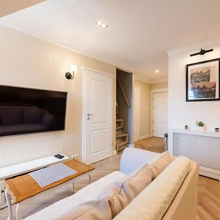Apartament Lovely In The Heart Of *