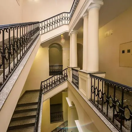 Apartament Lovely In The Heart Of Warszawa
