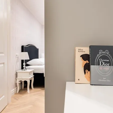 Apartament Lovely In The Heart Of Warszawa