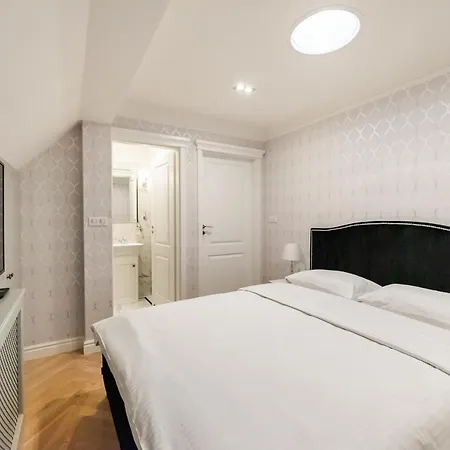 Apartament Lovely In The Heart Of Warszawa