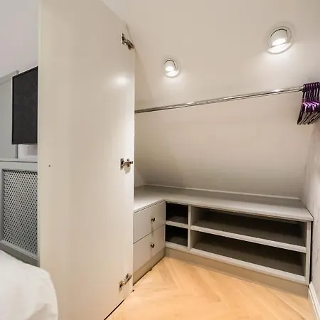 Lovely In The Heart Of By Bookinghost *