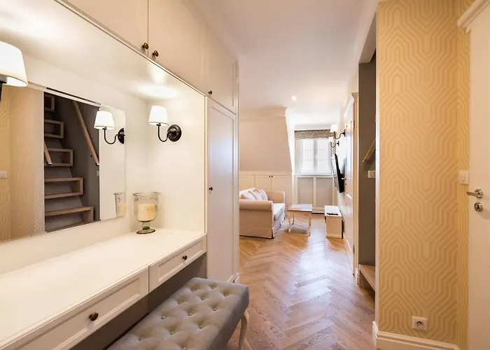 Апартаменты Lovely In The Heart Of By Bookinghost Варшава