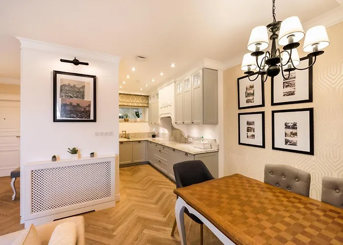 Lovely In The Heart Of By Bookinghost