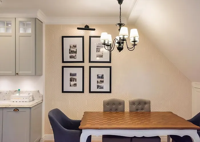 Lovely In The Heart Of By Bookinghost * Варшава