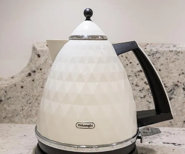 Апартаменты Lovely In The Heart Of By Bookinghost