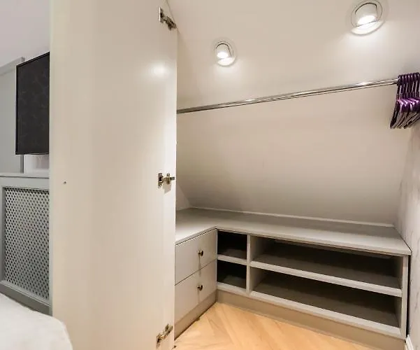 Lovely In The Heart Of By Bookinghost *