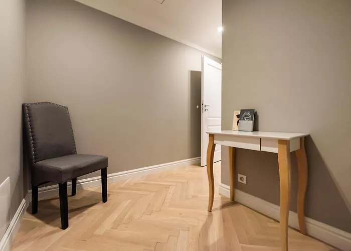 Apartment Lovely In The Heart Of By Bookinghost