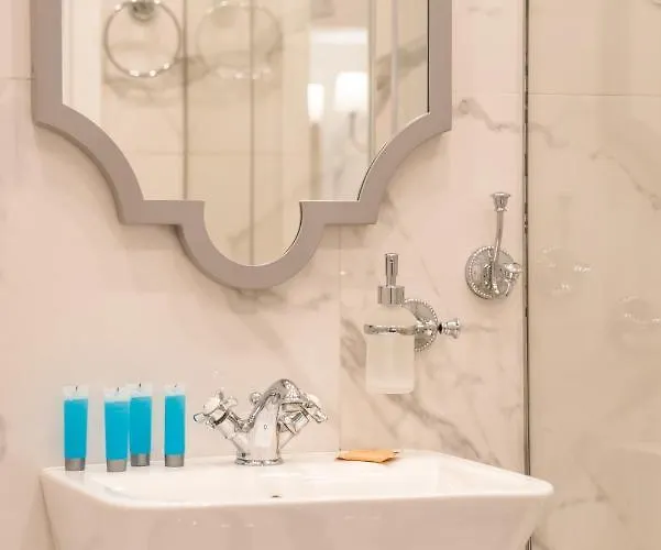 Apartment Lovely In The Heart Of By Bookinghost *