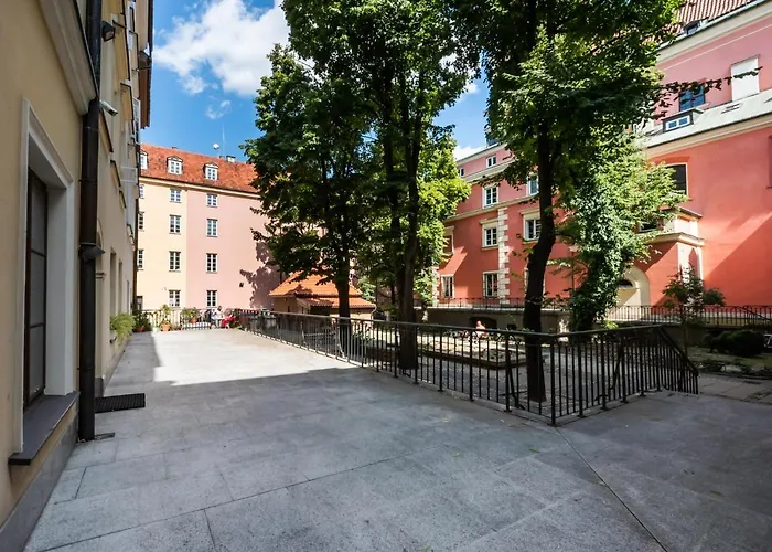 Lovely In The Heart Of By Bookinghost Апартаменты *