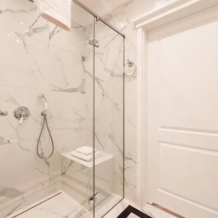 Lovely In The Heart Of By Bookinghost Daire *