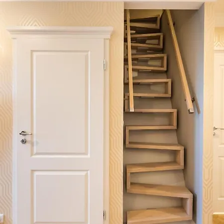 Lovely In The Heart Of By Bookinghost Daire Varşova